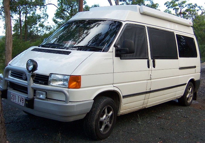 and the left side sliding door window of a Volkswagen Transporter T4